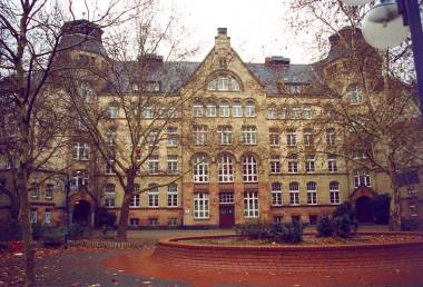 Die Front der HBS
