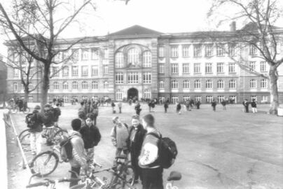 Gebäuderückseite und Hof